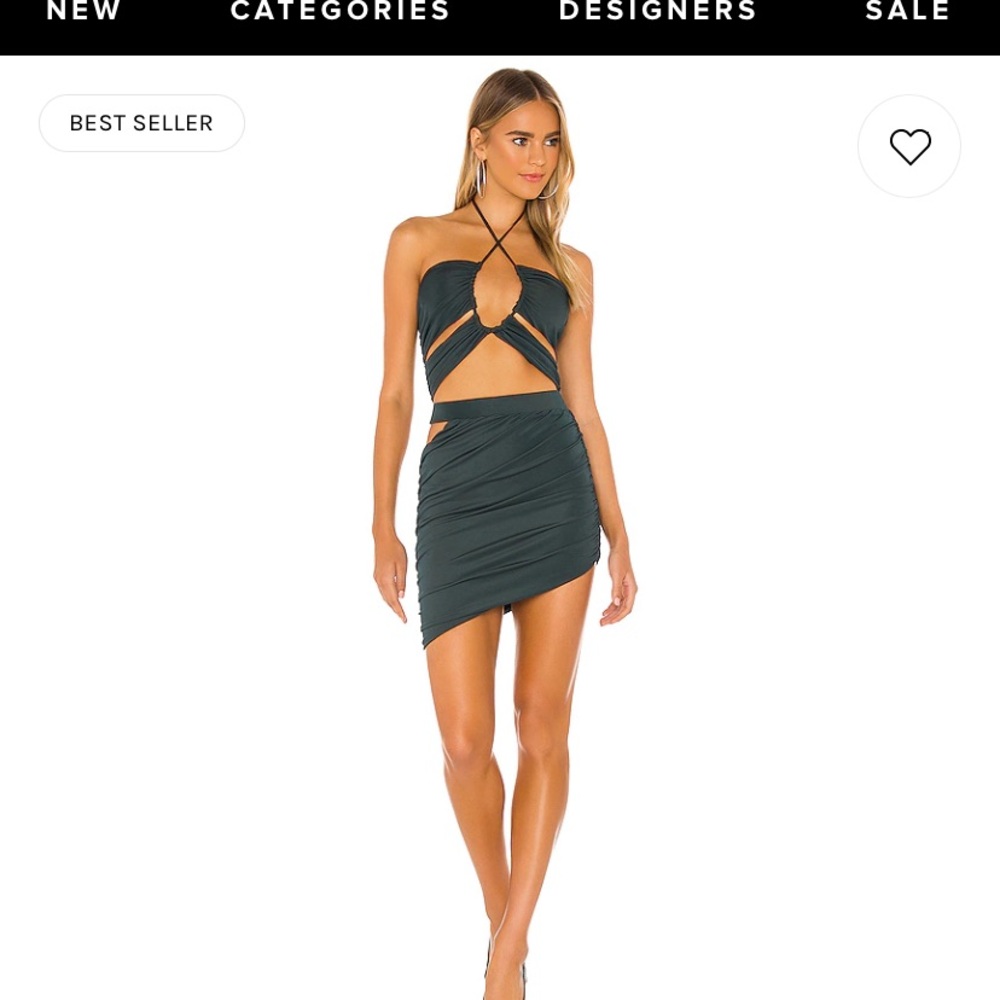 Revolve H:ours outfit